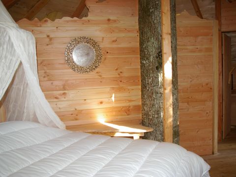 Hébergement 4 personnes - Cabane dans les arbres - Ecureuils
