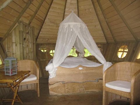 Hébergement 5 personnes - Cabane Familiale des Capucins (à partir de 2 ans)