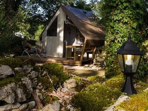 TENTE TOILE ET BOIS 4 personnes - Tente confort  - 2 chambres - cuisine - sans sanitaires 4 pers.