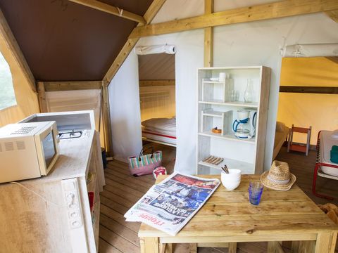 TENTE TOILE ET BOIS 4 personnes - Tente confort  - 2 chambres - cuisine - sans sanitaires 4 pers.