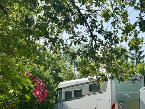 Emplacement - Emplacement Premium avec électricité 10A