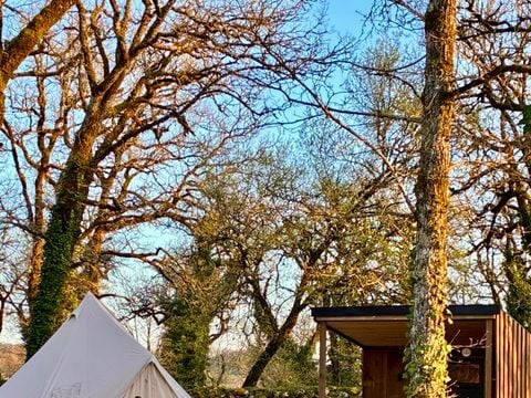 TENTE 2 personnes - Tente Nomade Insolite - 1 chambre - avec cuisine et sanitaire privé