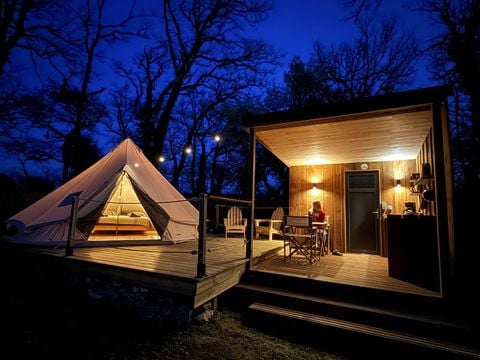 TENTE 2 personnes - Tente Nomade Insolite - 1 chambre - avec cuisine et sanitaire privé