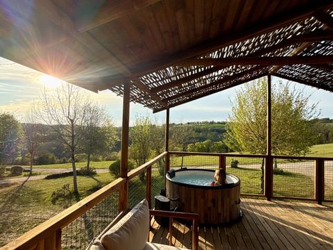 HÉBERGEMENT INSOLITE 2 personnes - Cabane Minca Jacuzzi & Vue Vallée 1 chambre