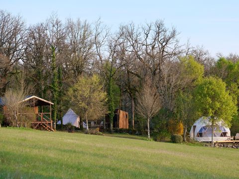 HÉBERGEMENT INSOLITE 2 personnes - Cabane Minca Jacuzzi & Vue Vallée 1 chambre