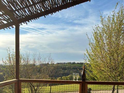 HÉBERGEMENT INSOLITE 2 personnes - Cabane Minca Jacuzzi & Vue Vallée 1 chambre