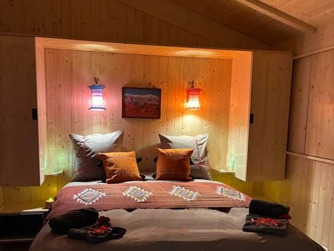 Hébergement 2 personnes - Cabane Minca Jacuzzi & Vue Vallée 1 chambre