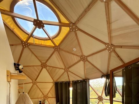 HÉBERGEMENT INSOLITE 2 personnes - Ushuaïa sky Dome vue vallée