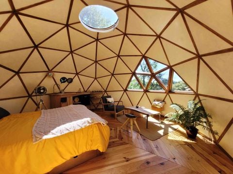 HÉBERGEMENT INSOLITE 2 personnes - Ushuaïa sky Dome vue vallée