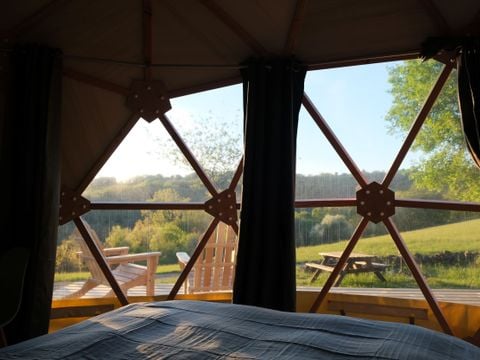 HÉBERGEMENT INSOLITE 2 personnes - Ushuaïa sky Dome vue vallée