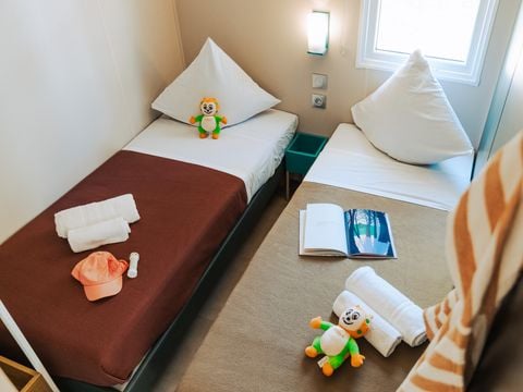 MOBILHOME 4 personnes - Cottage Confort 2ch. 4pers. -30m2 - Terrasse parasol - SAM