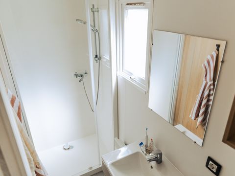 MOBILHOME 4 personnes - Loisir Confort 2ch. 4pers. - 25m2 Terrasse couverte - SAM
