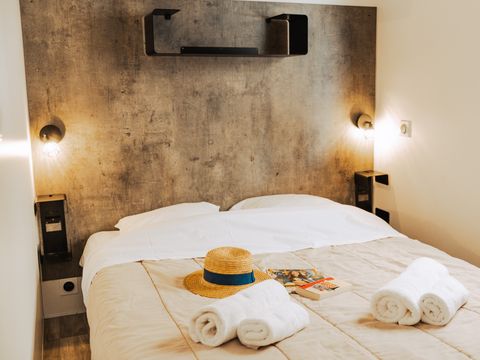 MOBILHOME 8 personnes - Sunêlia Prestige 4ch. 8 pers. - 40m2 - Terrasse couverte - SAM