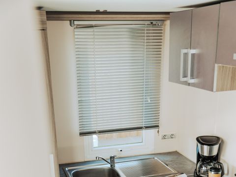 MOBILHOME 4 personnes - Loisir Confort 2ch. 4pers. - 25m2 Terrasse parasol - DIM