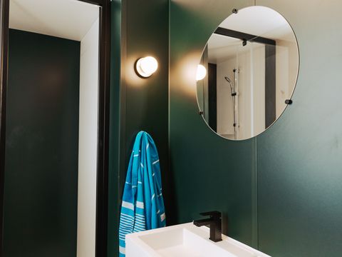 MOBILHOME 5 personnes -  COTTAGE CONFORT 2ch / 4/5p - 30m² - Terrasse couverte - DIM