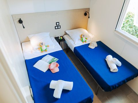 MOBILHOME 4 personnes - DIM - SUNELIA PRESTIGE + CLIM 2ch / 4p - 34m² - Terrasse couverte