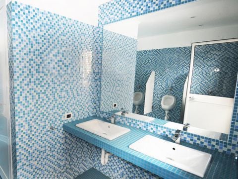 TENTE 6 personnes - Tente équipée NAVAJO (sans sanitaires)