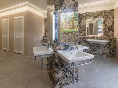 TENTE 6 personnes - Tente équipée NAVAJO (sans sanitaires)