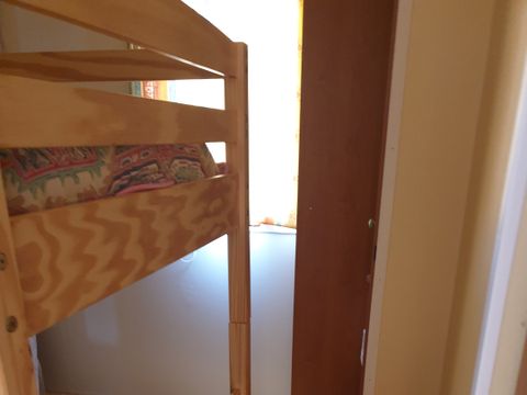 MOBILHOME 4 personnes - CAMPING ACAPULCO/ MH 2 chambres budget Terrasse couverte (modèle +de 15ans) 21-25m² 4 pers