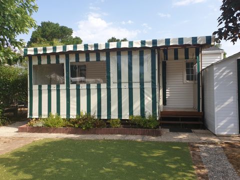 MOBILHOME 4 personnes - CAMPING ACAPULCO/ MH 2 chambres budget Terrasse couverte (modèle +de 15ans) 21-25m² 4 pers