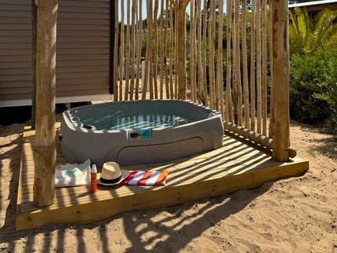 MOBILHOME 6 personnes - PALM 3 ch avec SPA quartier la Palmeraie