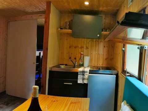 CHALET 6 personnes - Chalet 24m² - 2 chambres - sans sanitaires 2/6 pers.