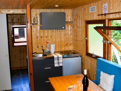 CHALET 6 personnes - Chalet 24m² - 2 chambres - sans sanitaires 2/6 pers.