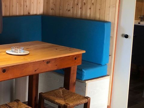 CHALET 6 personnes - Chalet 24m² - 2 chambres - sans sanitaires 2/6 pers.