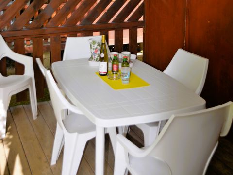 CHALET 6 personnes - Chalet 24m² - 2 chambres - sans sanitaires 2/6 pers.