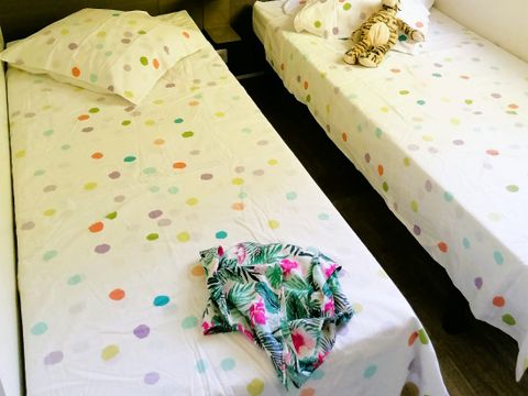 MOBILHOME 8 personnes -  Résidence Trio 40m² - 3 chambres, 2 salles de bain 6 pers.