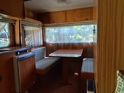 CARAVANE 4 personnes - année 70