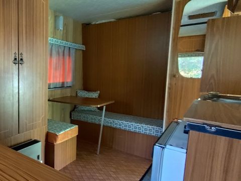 CARAVANE 4 personnes - année 70