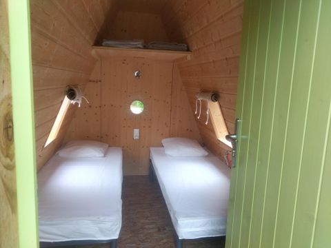 HÉBERGEMENT INSOLITE 2 personnes - Cabane en bois Cabadienne 1/2 pers.