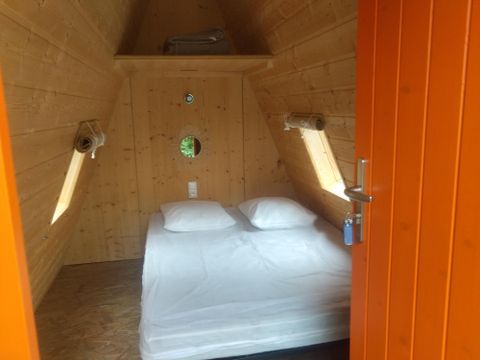 HÉBERGEMENT INSOLITE 2 personnes - Cabane en bois Cabadienne 1/2 pers.