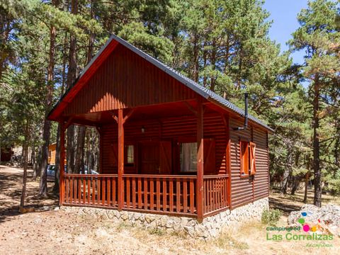BUNGALOW 4 personnes - N°1 Montagnes Universelles