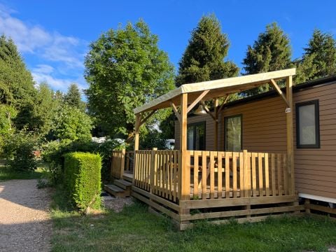 BUNGALOW 5 personnes - Chêne 28 m² avec terrasse bois semi-couverte