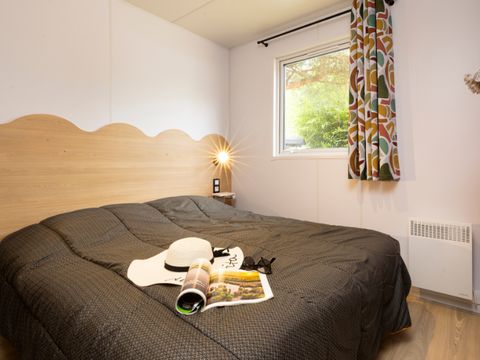 MOBILHOME 6 personnes - Bungalow Sapin - 32m² avec terrasse en bois semi-couverte