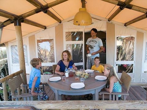 TENTE TOILE ET BOIS 5 personnes - SunLodge Safari