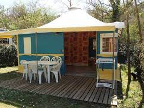 TENTE 5 personnes - Tente meublée Kiwi 25 m² + terrasse 9 m² + auvent 5 pers