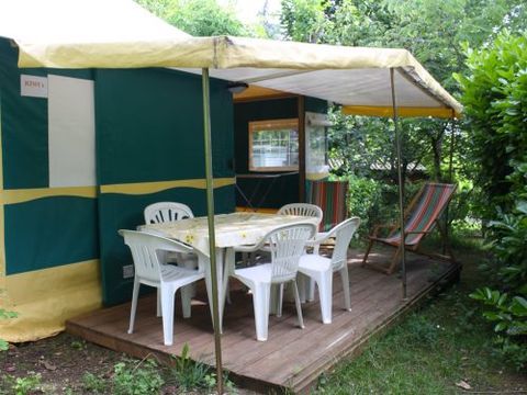 TENTE 5 personnes - Tente meublée Kiwi 25 m² + terrasse 9 m² + auvent 5 pers