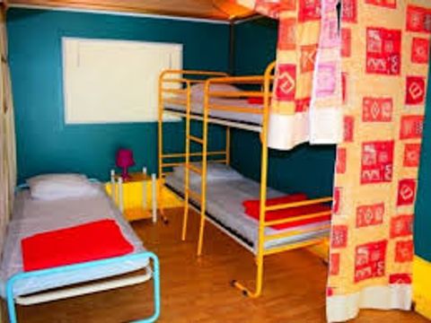 TENTE 5 personnes - Tente meublée Kiwi 25 m² + terrasse 9 m² + auvent 5 pers