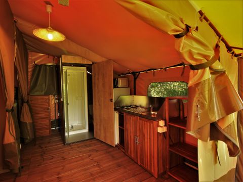 TENTE TOILE ET BOIS 5 personnes - Tente Lodge Victoria 30 m² avec salle de bain - terrasse couverte 5 pers