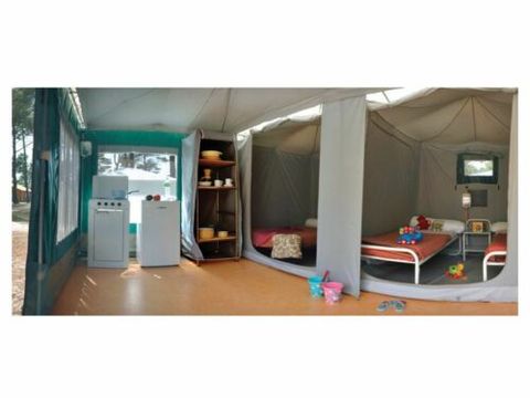 BUNGALOW TOILÉ 4 personnes - Tente meublée Caraïbes 20 m² + terrasse 9 m² + auvent 4 pers