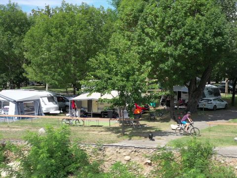 Emplacement - Emplacement + tente, caravane ou camping-car + voiture