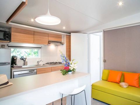 MOBILHOME 4 personnes - Mobile-home | Ultimate | 2 Ch. | 4 Pers. | Terrasse surélevée | 2 SDB | Clim.