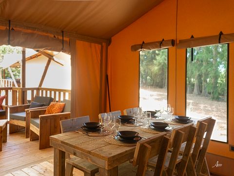 BUNGALOW TOILÉ 5 personnes - Luxury Lodge 4/5 personnes en zone J (2 chambres)