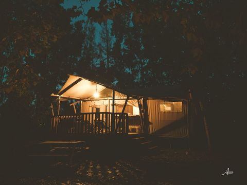 BUNGALOW TOILÉ 5 personnes - Luxury Lodge 4/5 personnes en zone M (2 chambres)