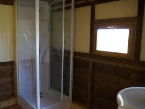 TENTE TOILE ET BOIS 6 personnes - LE NID HABITAT sur plancher réhaussé