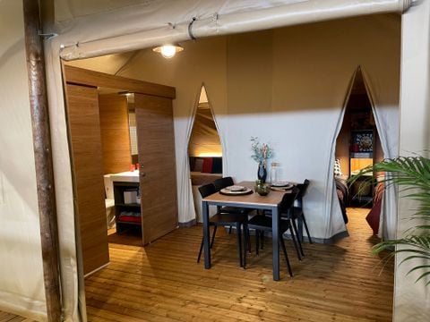 TENTE TOILE ET BOIS 5 personnes - SAFARI LODGE 28m² avec sanitaires