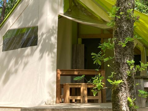 TENTE TOILE ET BOIS 5 personnes - Tente tout confort avec sanitaires